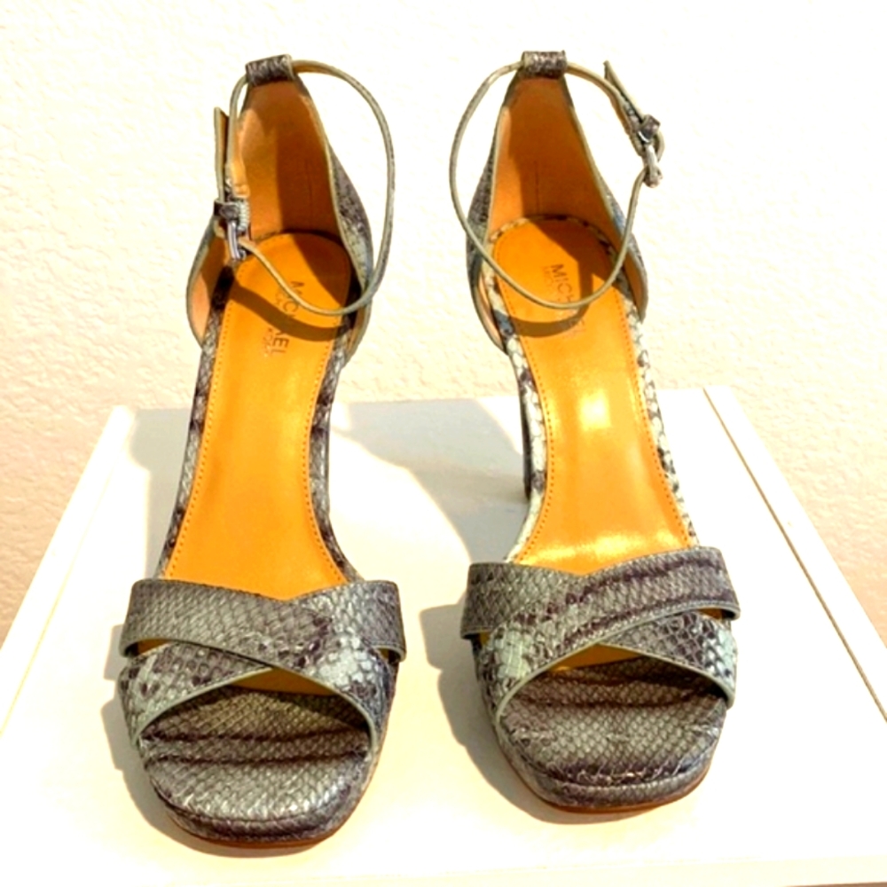 Micheal Kors Heels